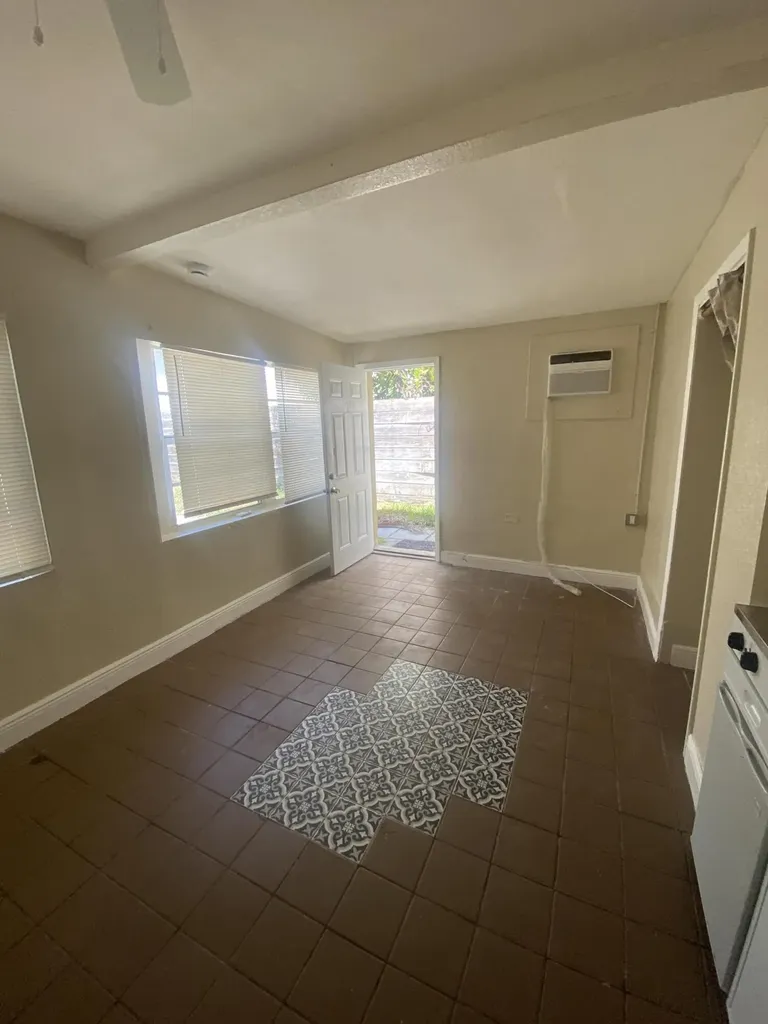 908 NE 17th Terrace Fort Lauderdale FL