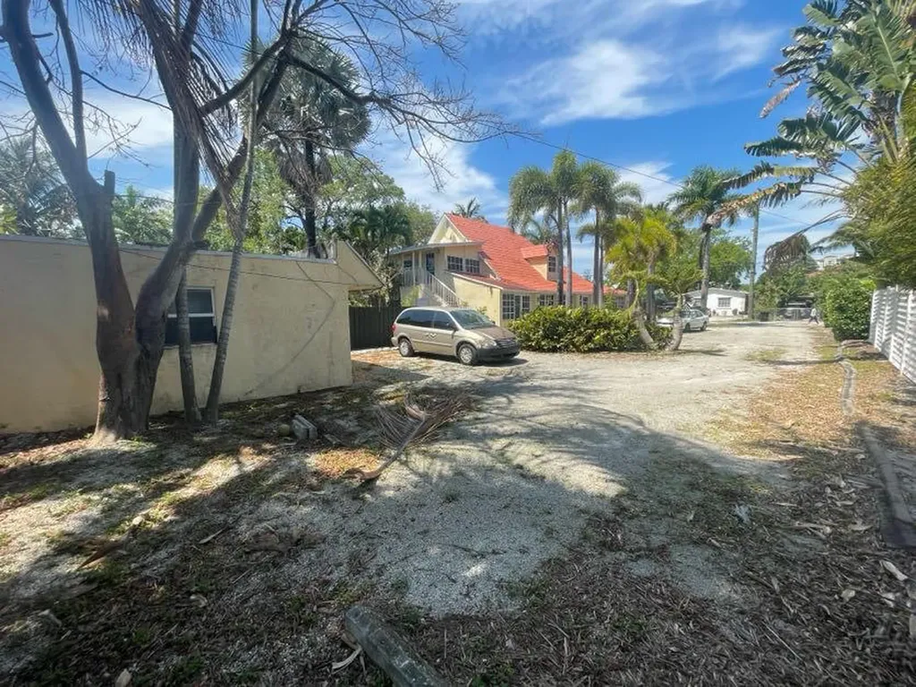 600 SW 9th Street Fort Lauderdale FL