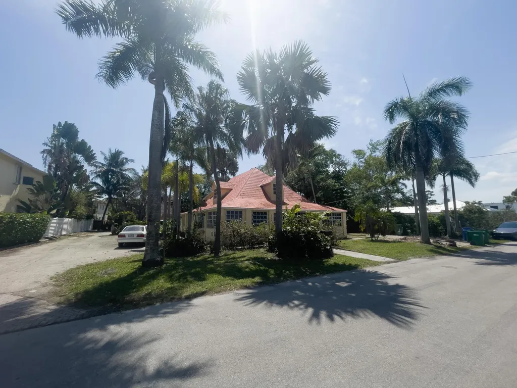 600 SW 9th Street Fort Lauderdale FL