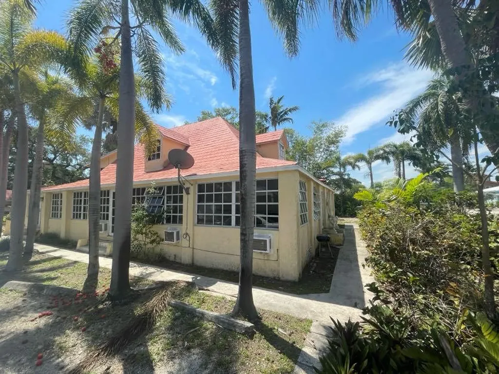 600 SW 9th Street Fort Lauderdale FL