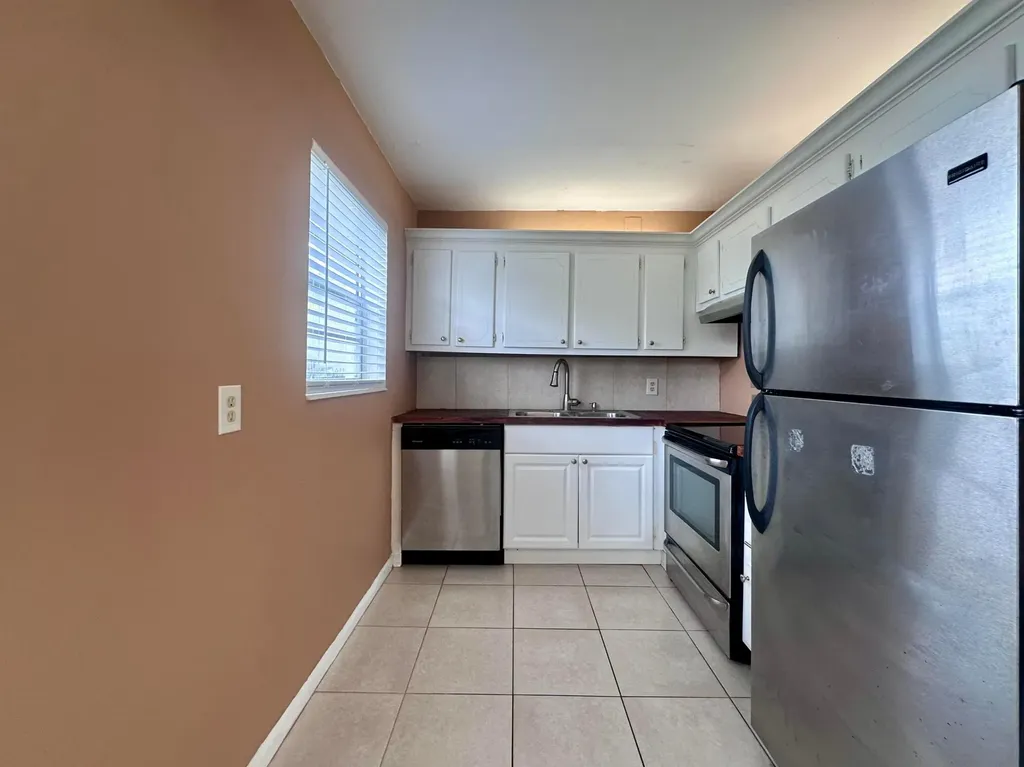 378 Durham L Circle Deerfield Beach FL 33442