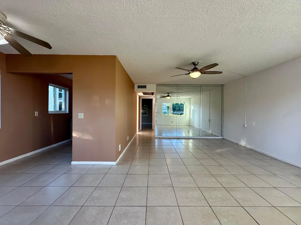 378 Durham L Circle Deerfield Beach FL 33442