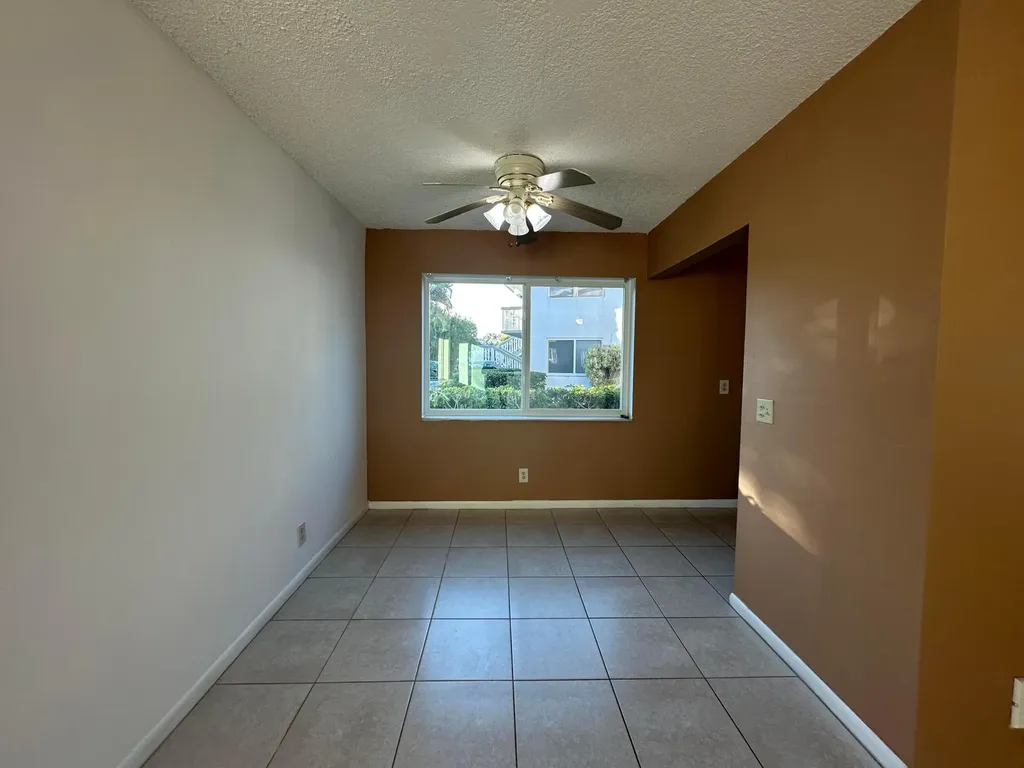 378 Durham L Circle Deerfield Beach FL 33442