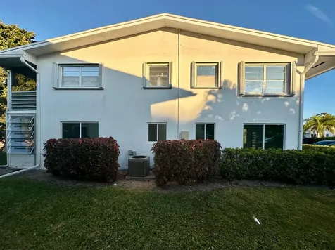 378 Durham L Circle Deerfield Beach FL 33442