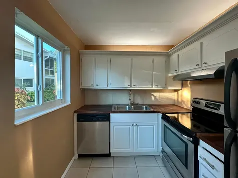 378 Durham L Circle Deerfield Beach FL 33442