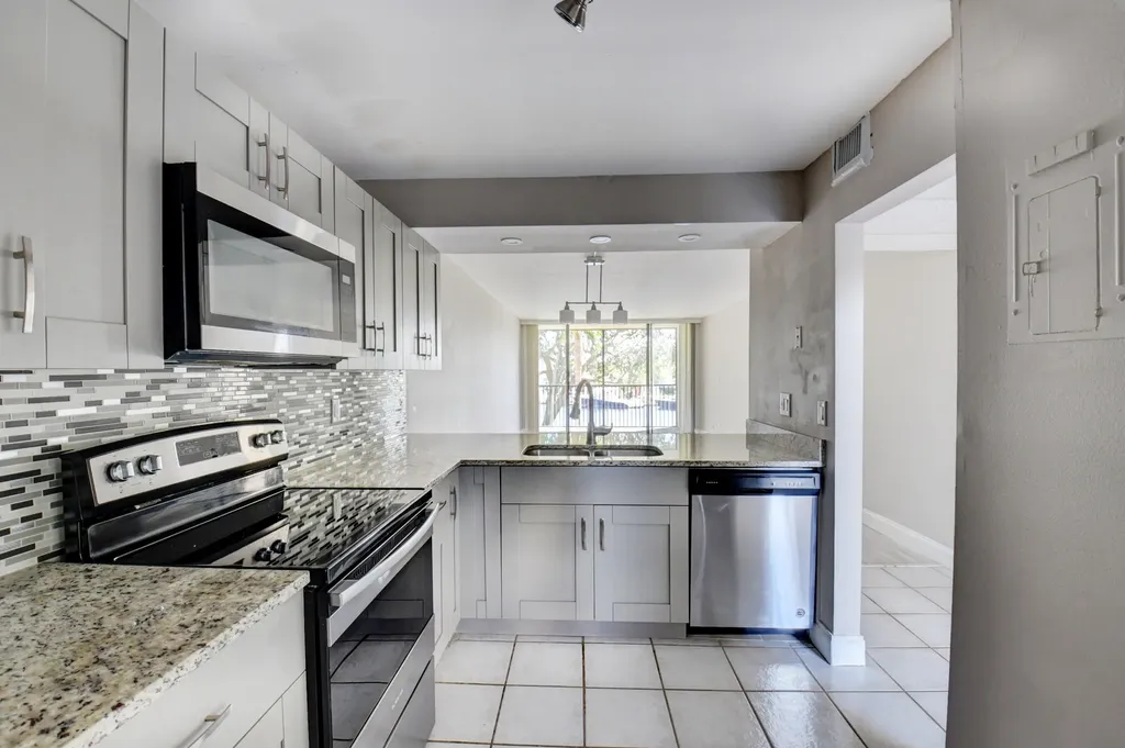 14 Royal Palm Way Boca Raton FL 33432