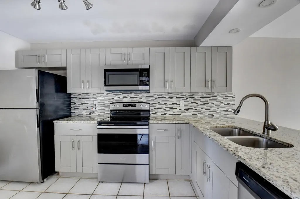 14 Royal Palm Way Boca Raton FL 33432