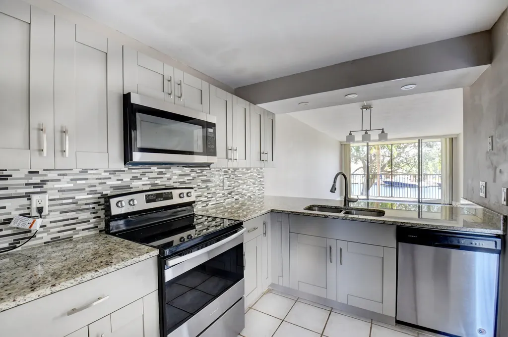 14 Royal Palm Way Boca Raton FL 33432