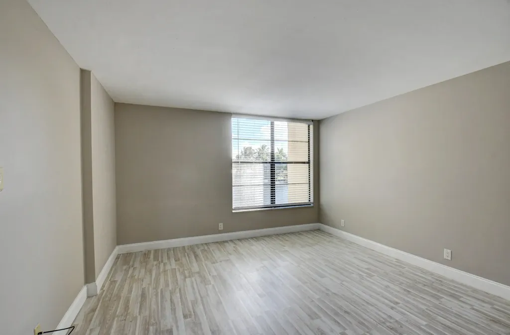14 Royal Palm Way Boca Raton FL 33432