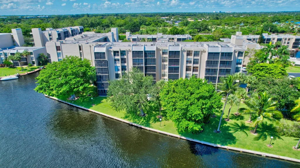 14 Royal Palm Way Boca Raton FL 33432