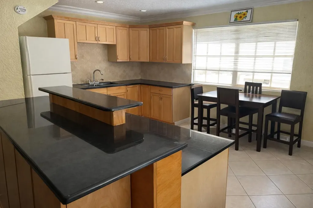 613 N 5th Street Lantana FL 33462