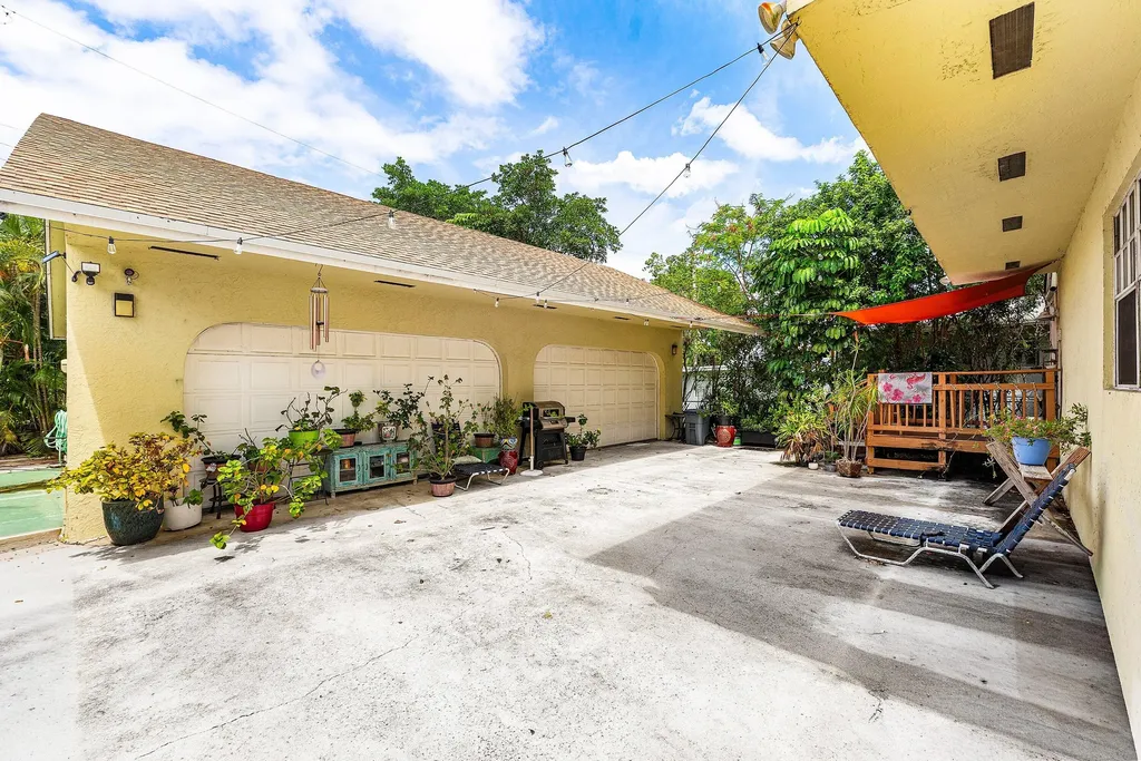 613 N 5th Street Lantana FL 33462