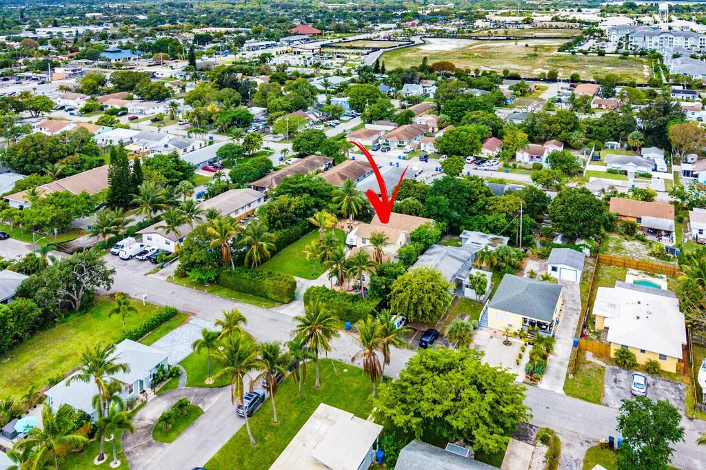 613 N 5th Street Lantana FL 33462