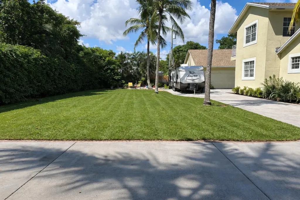 613 N 5th Street Lantana FL 33462