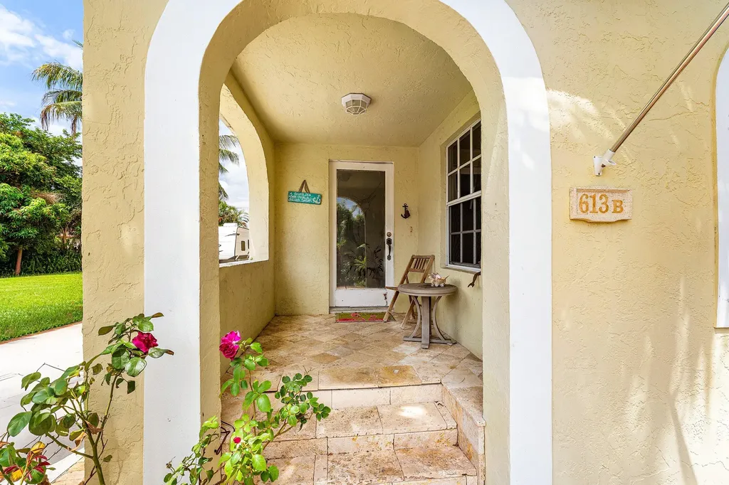 613 N 5th Street Lantana FL 33462