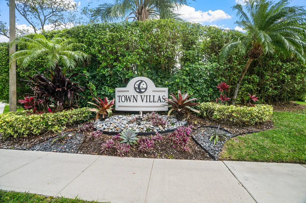 18841 Haywood Terrace Boca Raton FL 33496