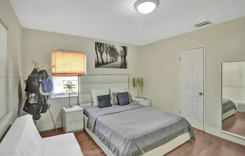 2552 Wiley Street Hollywood FL 33020