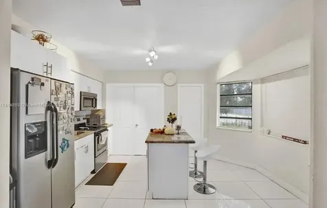 2552 Wiley Street Hollywood FL 33020