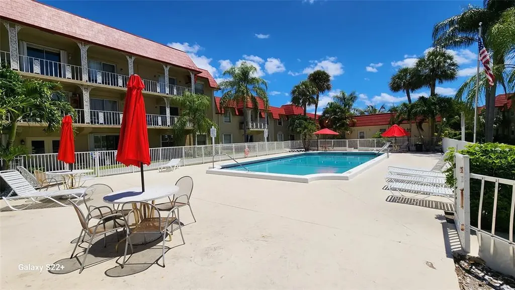 555 SE 8th Street Deerfield Beach FL 33441