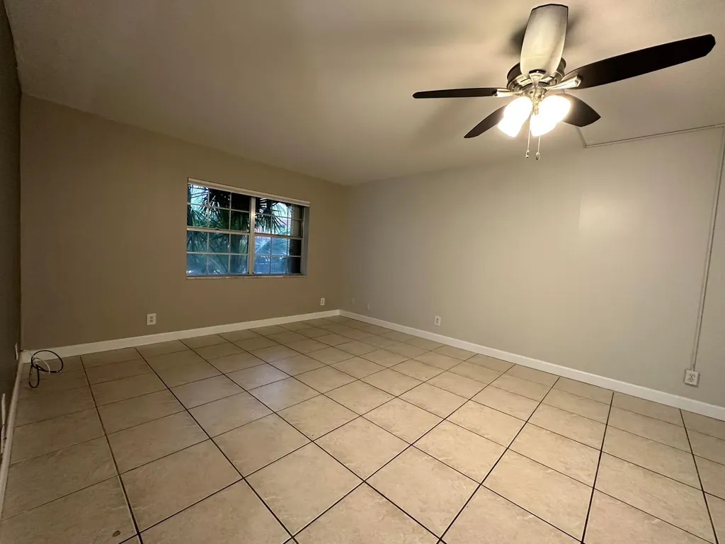 555 SE 8th Street Deerfield Beach FL 33441