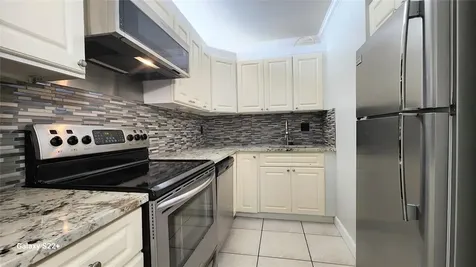 555 SE 8th Street Deerfield Beach FL 33441