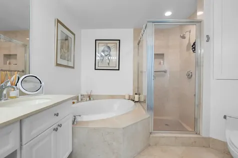 111 SE 8th Avenue Fort Lauderdale FL 33301