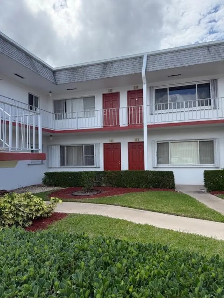 3320 Lake Osborne Drive Lake Worth Beach FL 33461