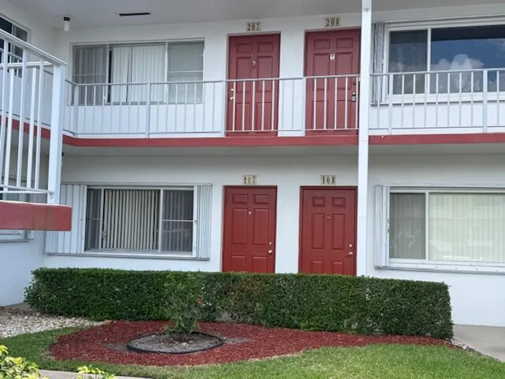 3320 Lake Osborne Drive Lake Worth Beach FL 33461