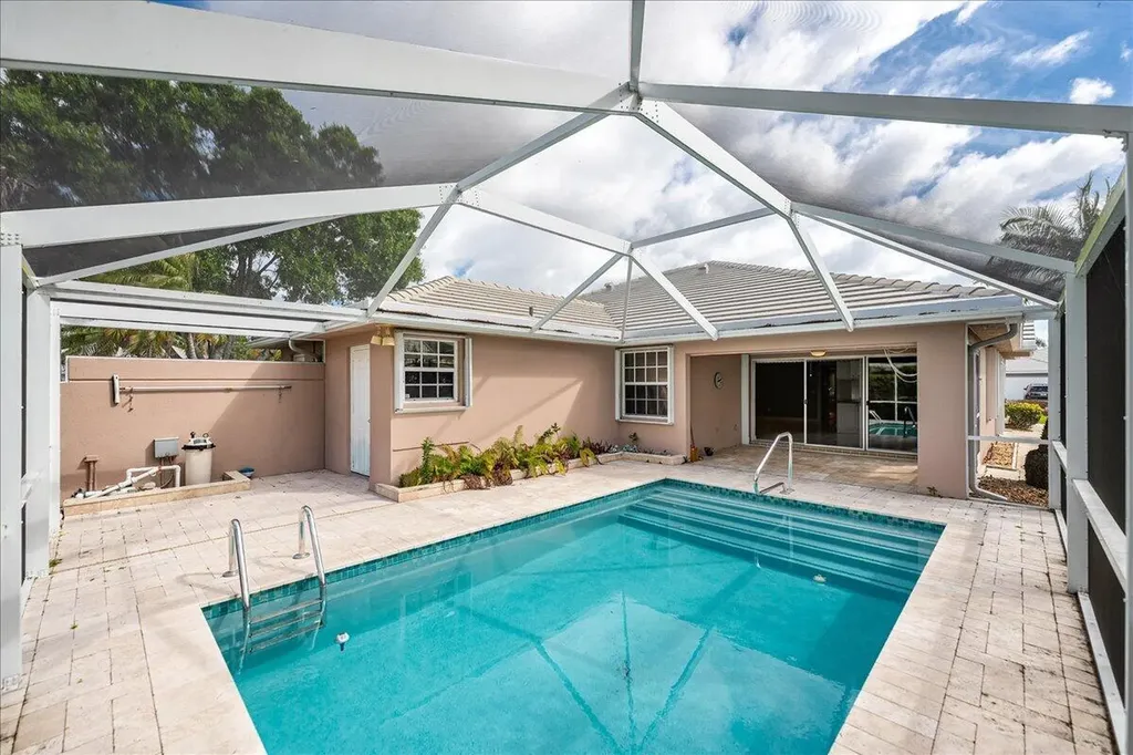 1253 NW Bentley Circle Port St Lucie FL 34986