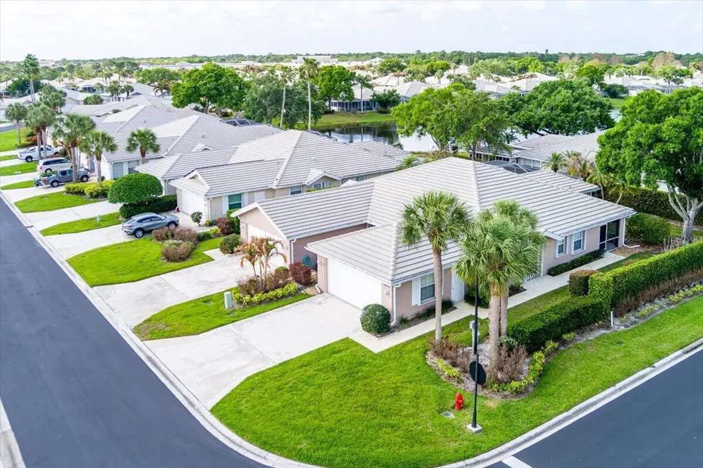 1253 NW Bentley Circle Port St Lucie FL 34986