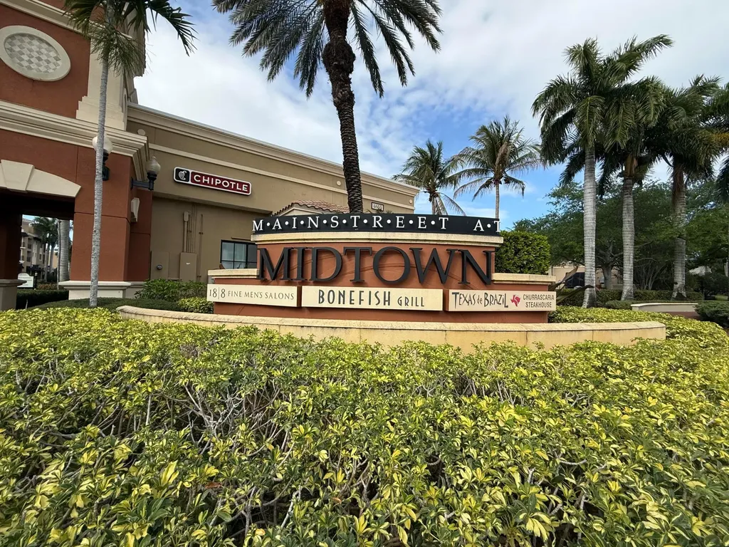 4905 Midtown Lane Palm Beach Gardens FL 33418