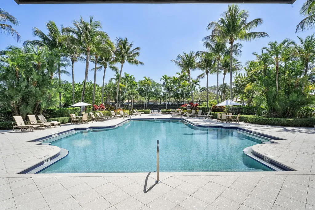 4905 Midtown Lane Palm Beach Gardens FL 33418
