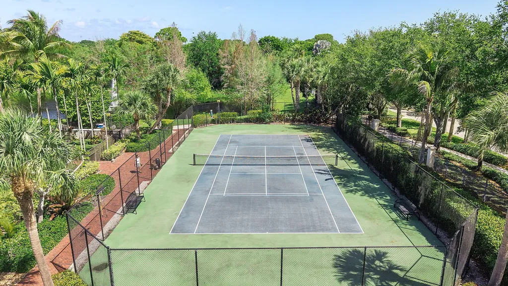 4905 Midtown Lane Palm Beach Gardens FL 33418