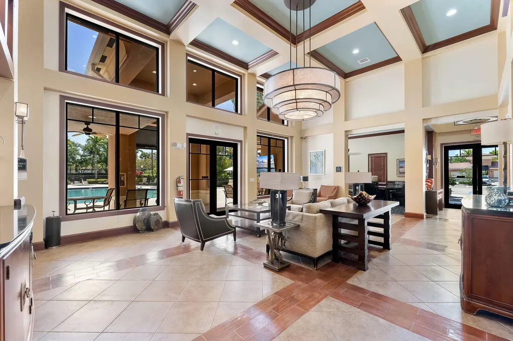 4905 Midtown Lane Palm Beach Gardens FL 33418