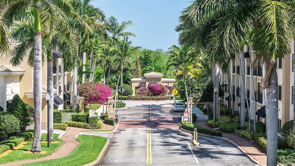 4905 Midtown Lane Palm Beach Gardens FL 33418