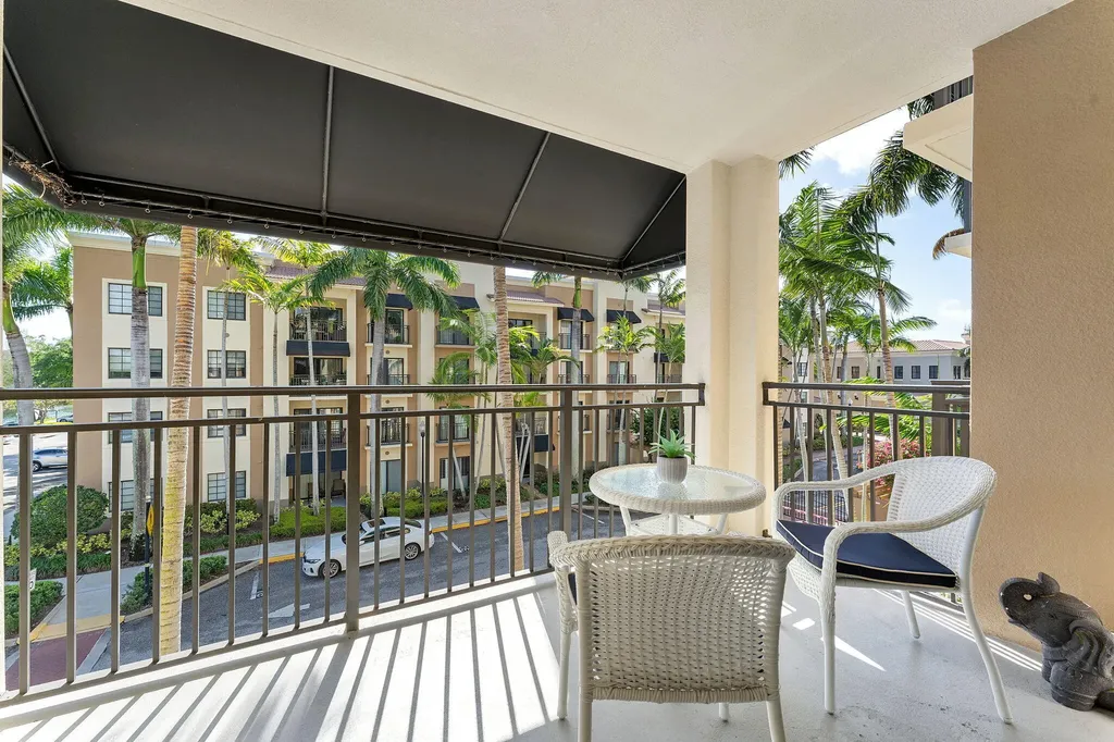 4905 Midtown Lane Palm Beach Gardens FL 33418