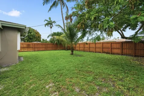 397 NW 48th Street Oakland Park FL 33309