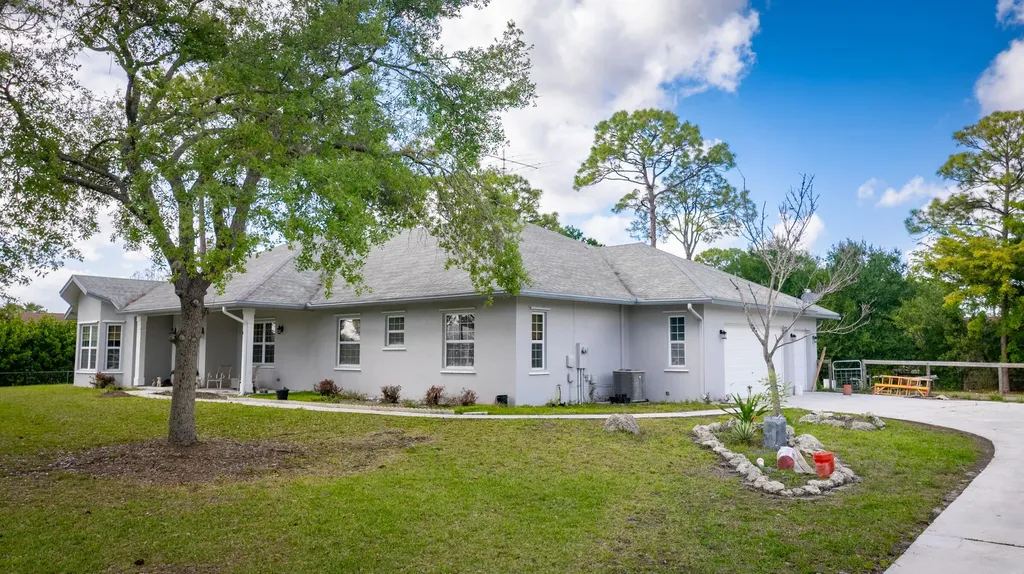 17887 N 68th Street Street N The Acreage FL 33470