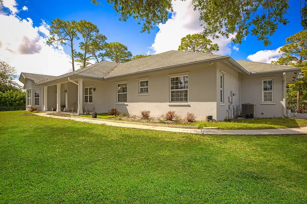17887 N 68th Street Street N The Acreage FL 33470