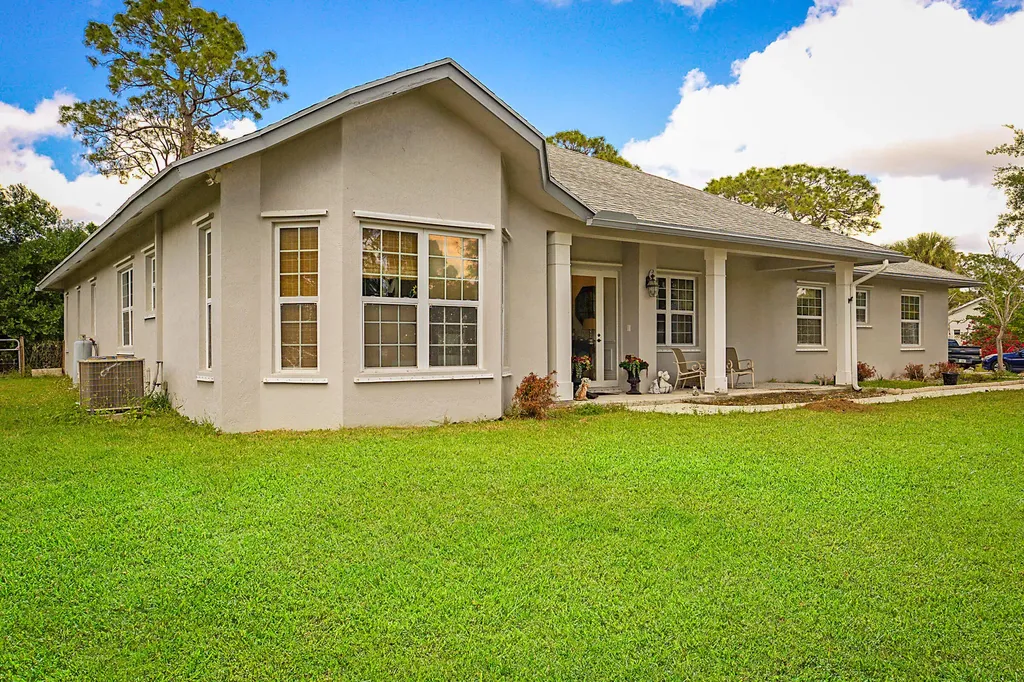 17887 N 68th Street Street N The Acreage FL 33470
