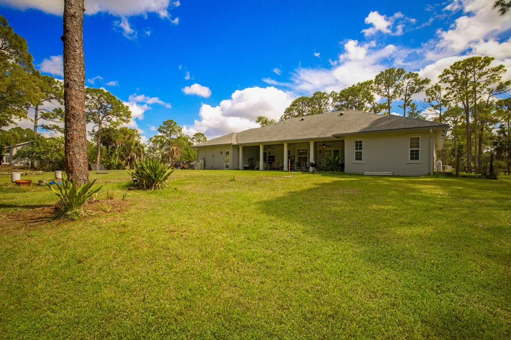 17887 N 68th Street Street N The Acreage FL 33470