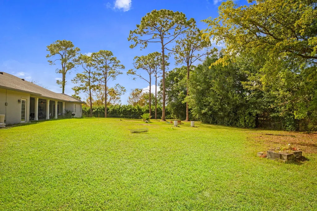 17887 N 68th Street Street N The Acreage FL 33470