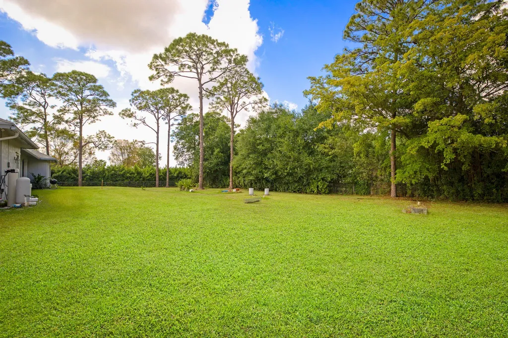 17887 N 68th Street Street N The Acreage FL 33470