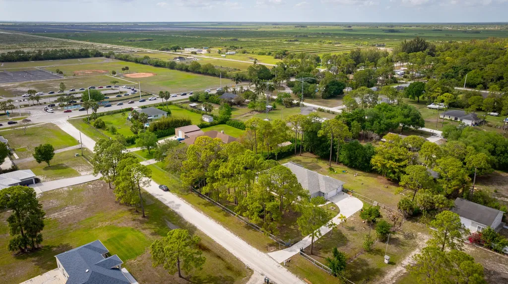 17887 N 68th Street Street N The Acreage FL 33470