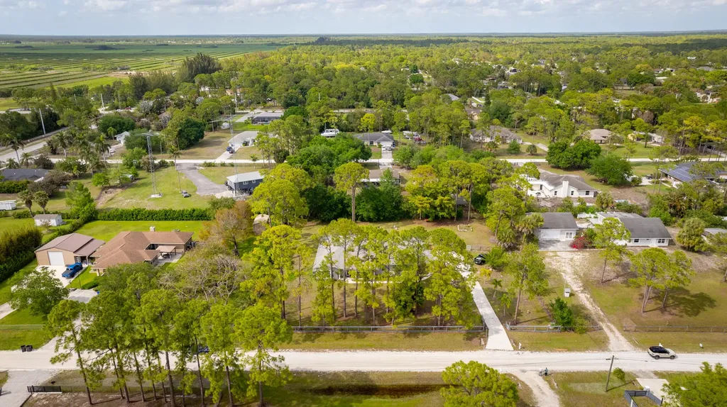 17887 N 68th Street Street N The Acreage FL 33470
