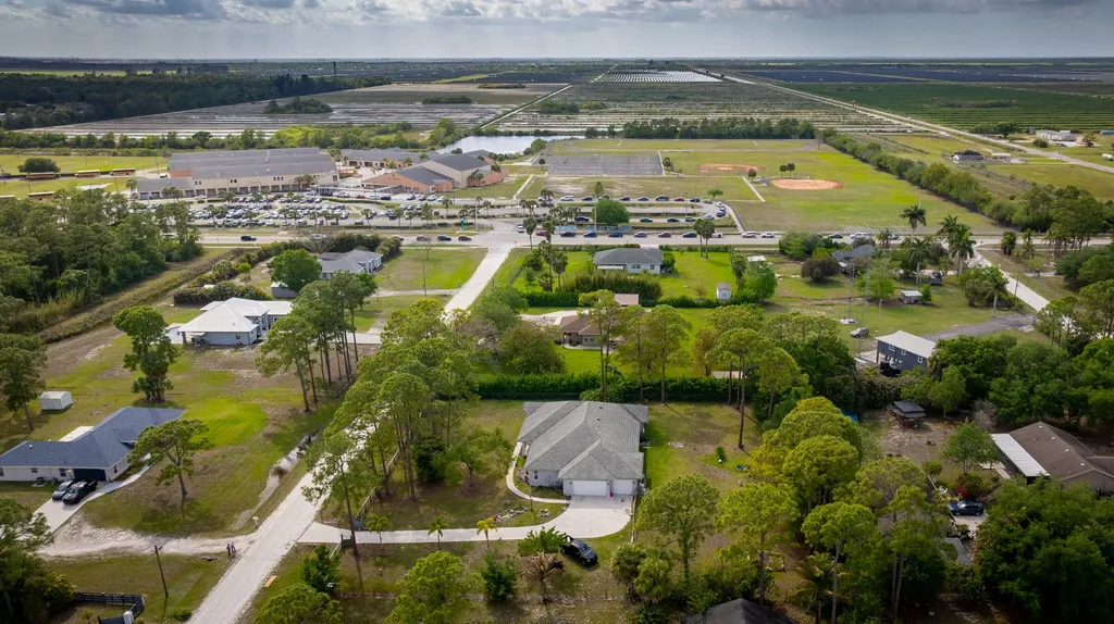 17887 N 68th Street Street N The Acreage FL 33470