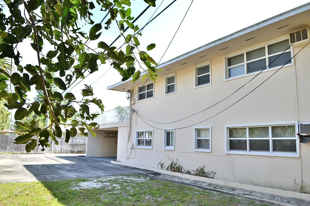 2633 Middle River Drive Fort Lauderdale FL 33306