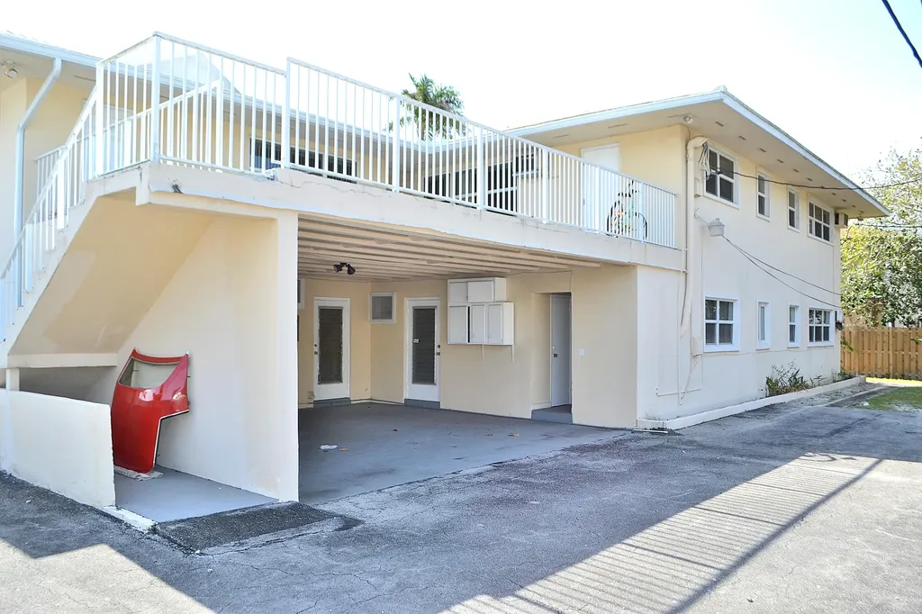 2633 Middle River Drive Fort Lauderdale FL 33306