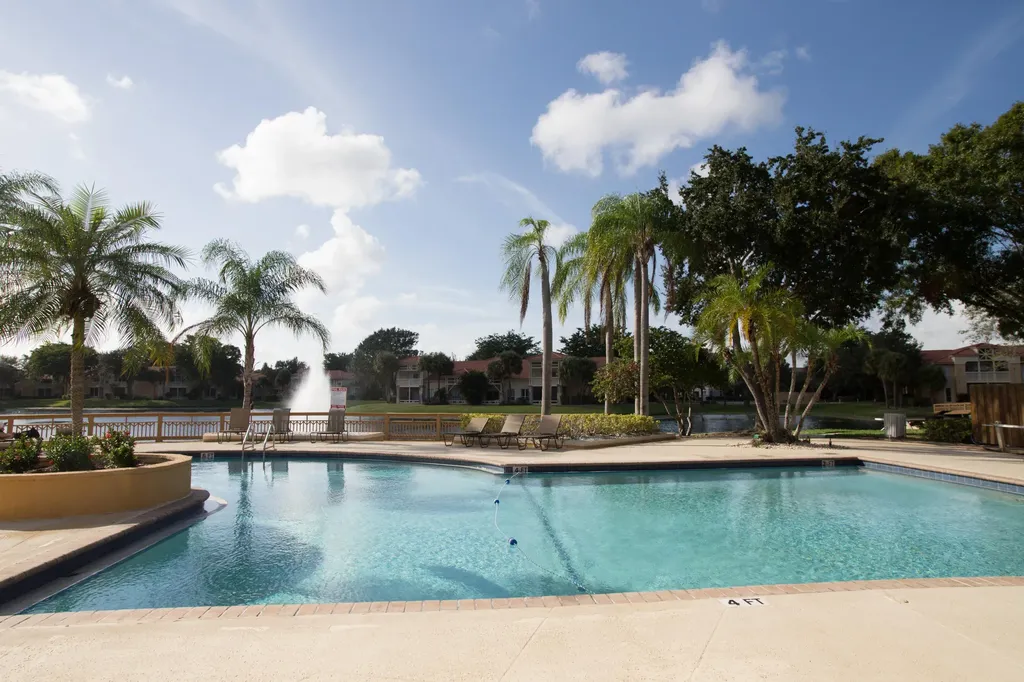 4767 Via Palm Lakes West Palm Beach FL 33417