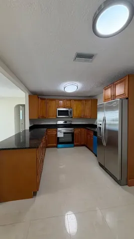 4081 NW 35th Avenue Lauderdale Lakes FL 33309